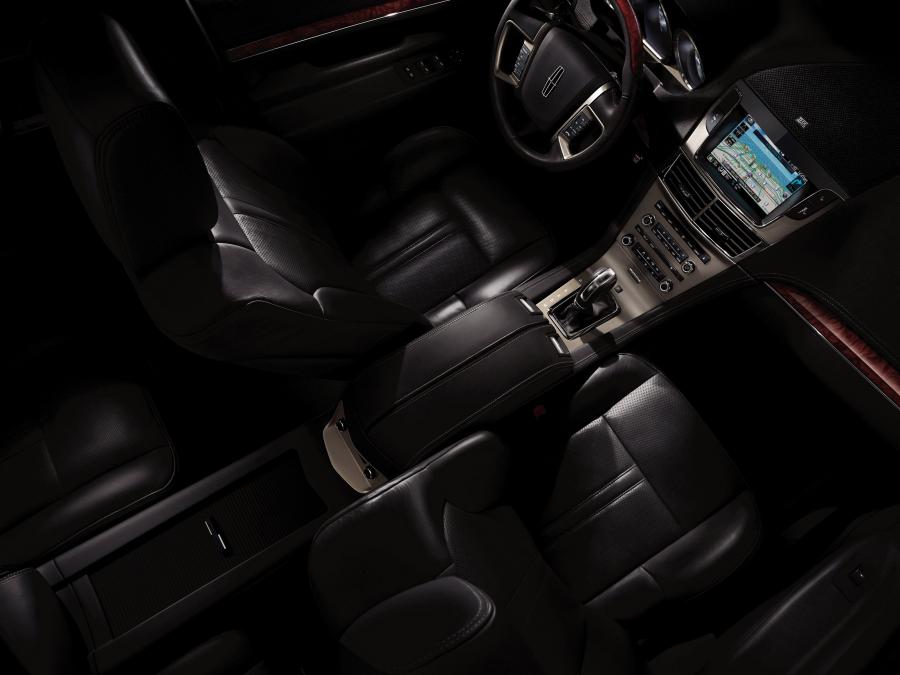 Интерьер Lincoln MKT 2010 года  (фото 39 из 79)